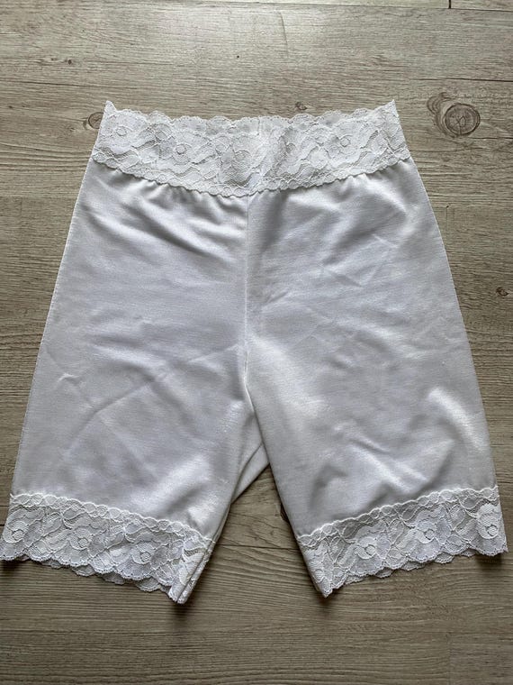 90s Vintage Lace Trim Cycling Shorts: XS Stretchy Sportswear - Etsy