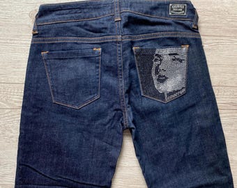 Vintage Guess Dark Wash Skinny Jeans: Y2K Glam Rhinestone Portrait Back Pocket Size 26