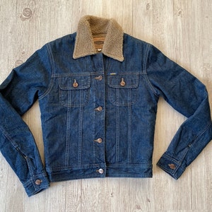 Vintage Lee Denim Jacket: Faux Sherpa Collar, Fitted Dark Wash (XS/S)