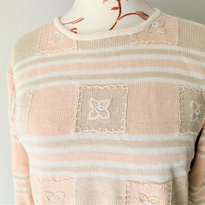 Vintage Patchworkowy sweter z dzianiny kwiatowej Pastelowy beżowy pasiasty haftowany bawełniany sweter Rozmiar średni sweter Vintage Odzież damska