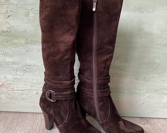 Stivali vintage con tacco in pelle scamosciata color cioccolato anni '90 - EU 35 / US 5