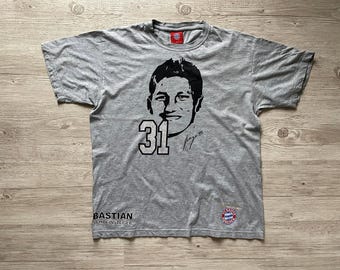 Vintage Bastian Schweinsteiger T-Shirt: FC Bayern Munchen Legends, Size Large