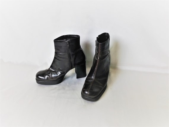 Vintage Dark Brown Faux Leather Short Chunky Ankle