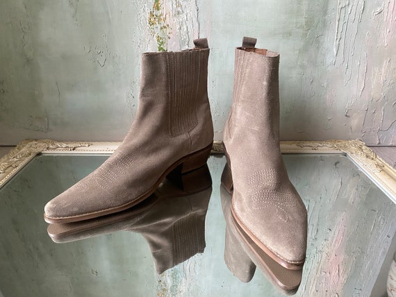 Suede cuban heel boots mens 2025