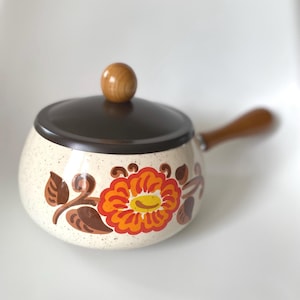 Vintage Enamel Pot: Orange Flower Power Design, Wood Handle