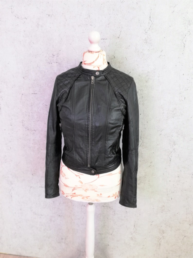 Vintage 90s Black Leather Biker Jacket Women Black Leather Quilted Shoulde Crop Jacket Zip Up BJacket Size Small Vintage Clothing Women