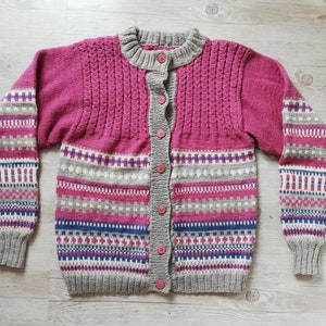 vintage Fair Isle Cardigan Pull Tricot à la Main Laine Câble Tricot Cardigan Fait à la main Bouton Up Pull Taille Grand Owersize vêtements vintage Femmes