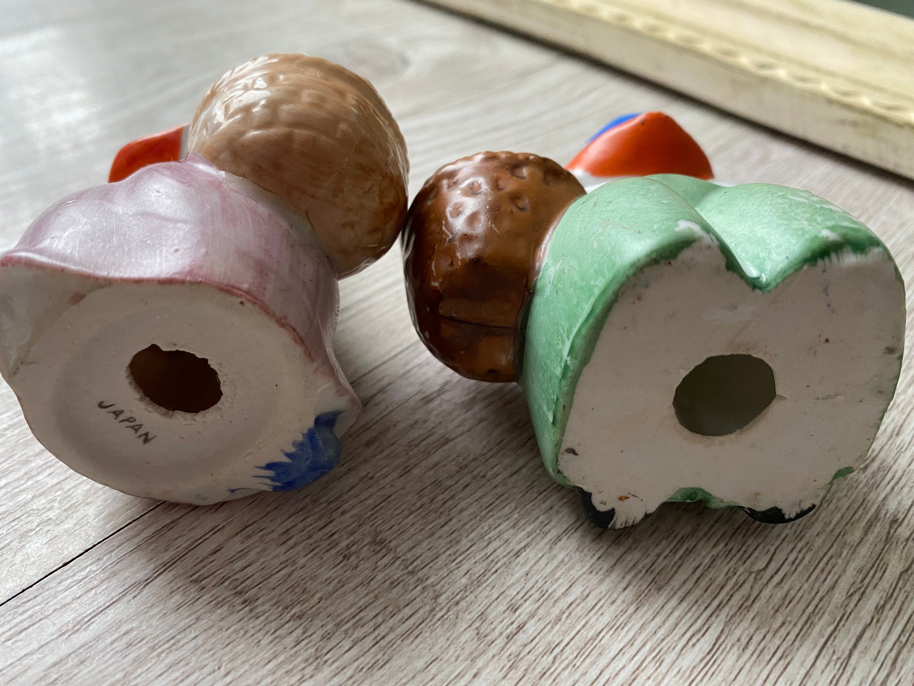 ヴィンテージオランダ磁器フィギュア：手描きの男の子と女の子のセット