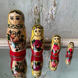 Set of 4 wooden Russian Nesting Dolls Matrushka Vintage wooden dolls Babushka Original hand painted Carved Building Educational toys