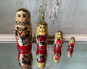 Conjunto vintage de 4 bonecas russas Matryoshka Babushka
