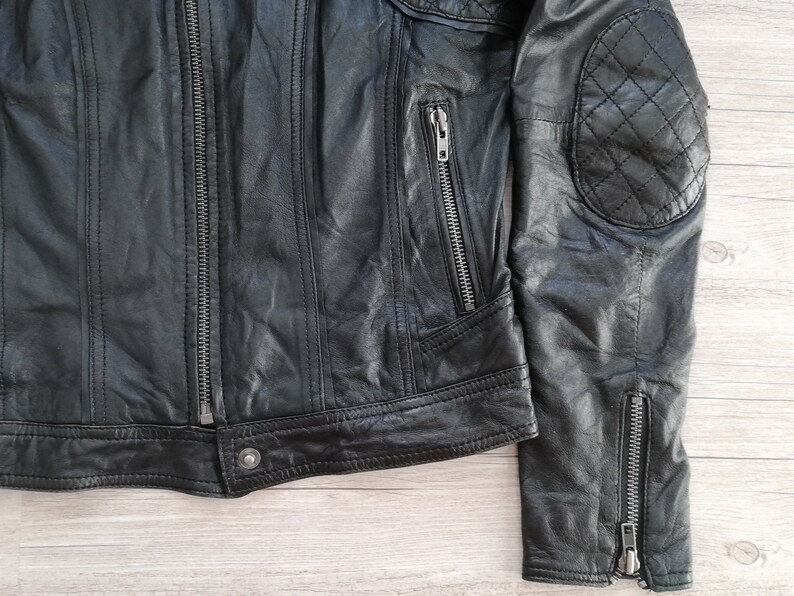 Vintage 90s Black Leather Biker Jacket Women Black Leather Quilted Shoulde Crop Jacket Zip Up BJacket Size Small Vintage Clothing Women image 8