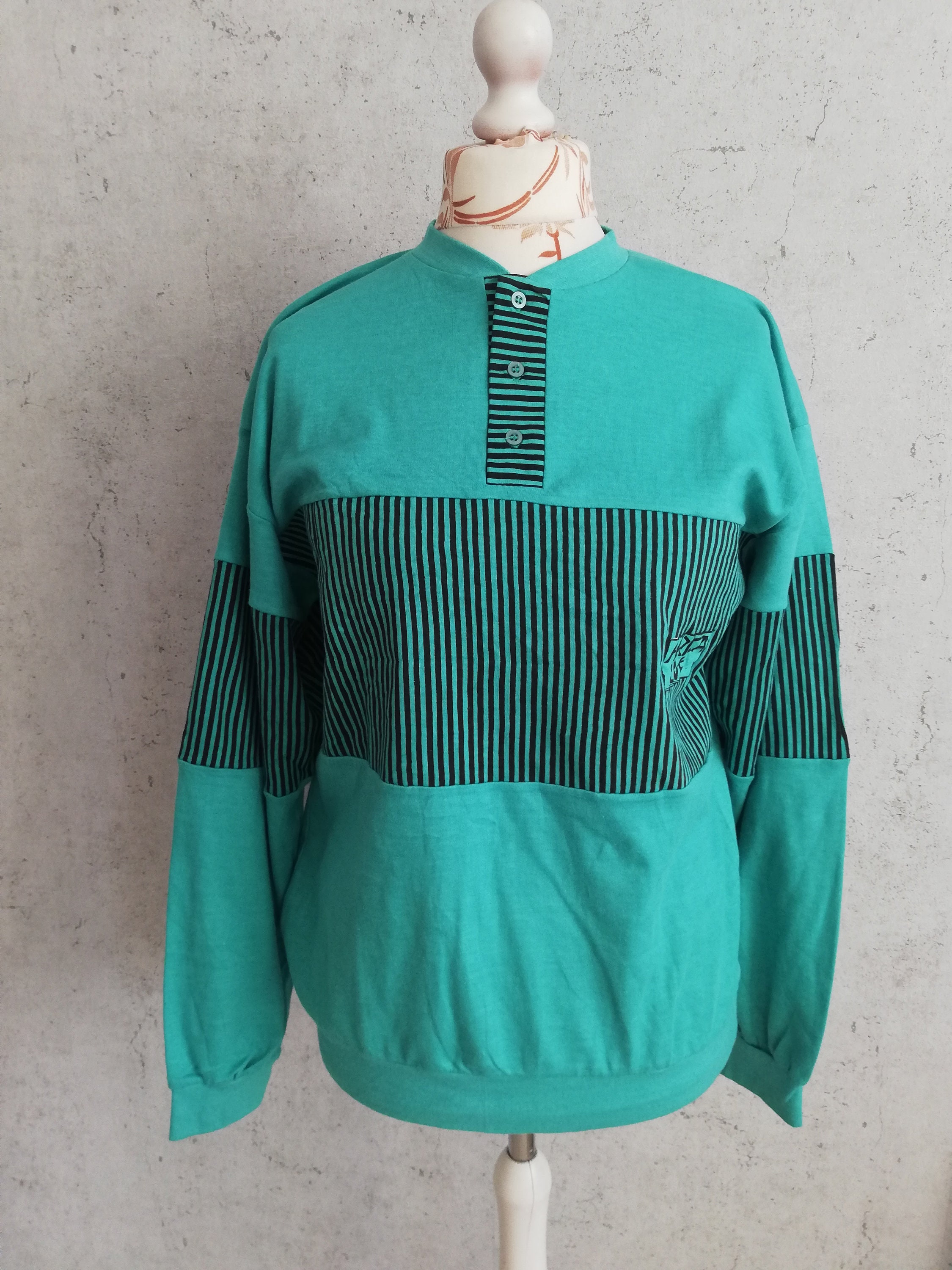 Green and hot sale white striped sweatshirt