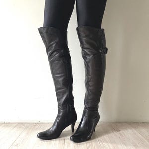 Vintage zwart lederen overknee hoge laarzen echt leer amandelteen instappers laarzen met hak maat 39,5/UK 7/US 9 Y2K kleding