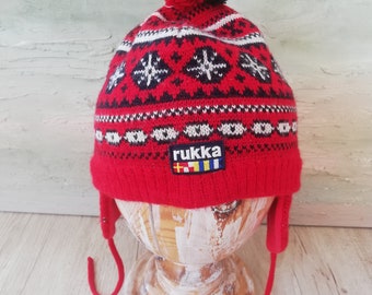 Vintage Nordic Knit Beanie: Red Fair Isle Winter Hat With  display picture 2