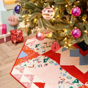 Jolly Tree Skirt Pattern/Quilt Pattern PDF/Decorative Tree Cover Pattern/Downloadable image 1