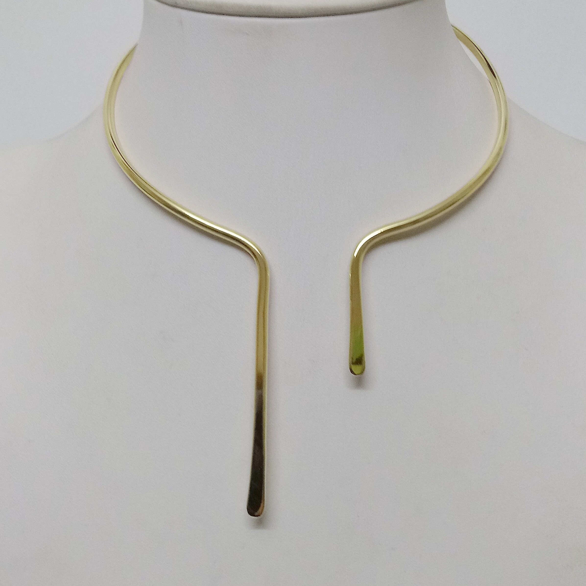 Two Metal Line Rigid Torque Choker Necklace —