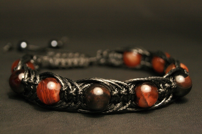 включи фаер браслеты