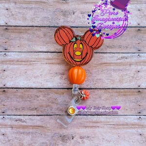 Mouse Head Pumpkin badge reel/ Halloween badge reel/Nurse badge reel/Teacher Badge Reel/Fall Accessory/Halloween Jewelry