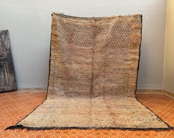 Vintage Beni Mguild-matta: 1,8 x 2,7 m, autentisk berberisk tribal design