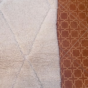 Beni ourain rug Area Morocco rug Handmade rug All Wool rug White Moroccan rug Accent rug All White rug Berber rug image 7