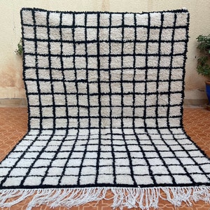 Maßgeschneiderter marokkanischer Gitterteppich, handgefertigter Berber-Teppich aus schwarzer und weißer Wolle, großer Statement-Teppich, perfektes Einweihungsgeschenk, marokkanischer Teppich