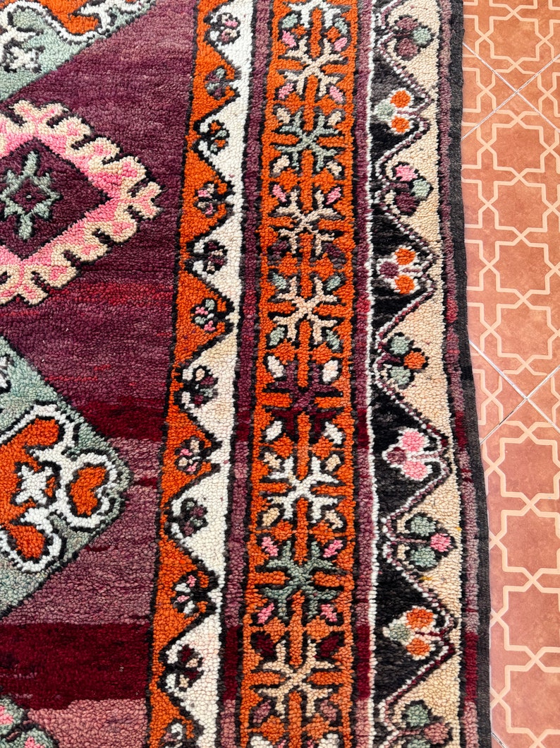 Handmade Berber rug 5.10 x 8.9 feet rug Bordered rug Moroccan Berber rug Vintage Berber rug Boujaad rug Large area rug Boho rug image 8