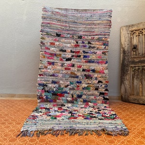 Tapete bouchrouite colorido feito à mão: corredor berbere marroquino (12,5 x 2,4 m)
