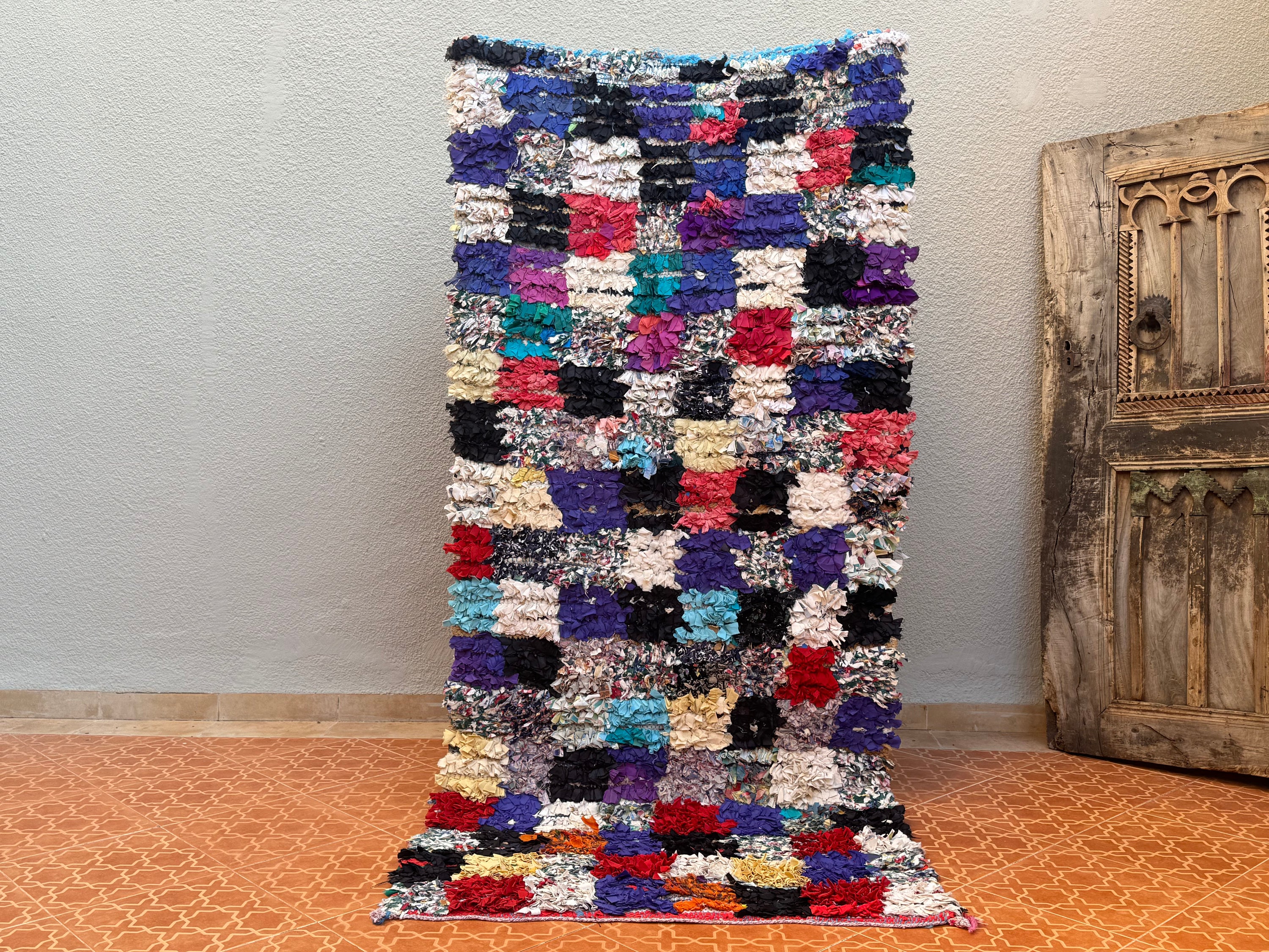 ヴィンテージ モロッコ製 カラフルチェックラグ ヴィンテージ ブシュルーイットラグ：カラフルなチェック柄のモロッコ