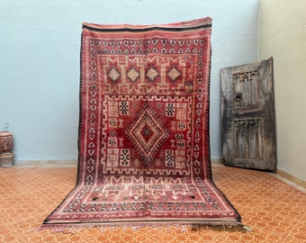 Vintage Berber rug - 5.5 x 9.9 feet rug  - Red Moroccan rug - Vintage boujaad rug - Moroccan area rug - Morocco rug - Floor rug - Wool rug