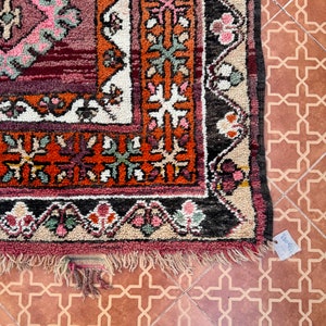 Handmade Berber rug 5.10 x 8.9 feet rug Bordered rug Moroccan Berber rug Vintage Berber rug Boujaad rug Large area rug Boho rug image 6