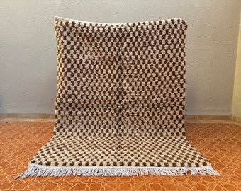 Handmade Wool Moroccan Rug: Brown White Checkered Berber Rug (4.8 x 6.2 ft)