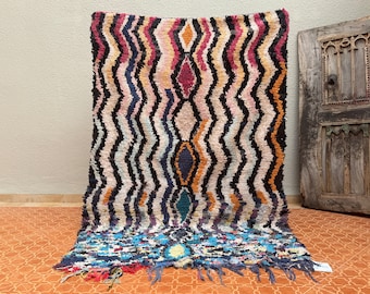 Alfombra Boucherouite marroquí vintage: alfombra bereber artesanal