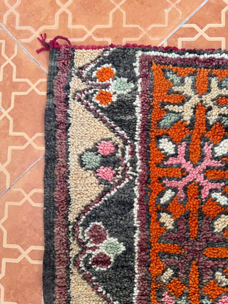 Handmade Berber rug 5.10 x 8.9 feet rug Bordered rug Moroccan Berber rug Vintage Berber rug Boujaad rug Large area rug Boho rug image 10