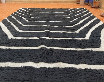 Handknuten svart berbermatta: Tribal lammullsmatta