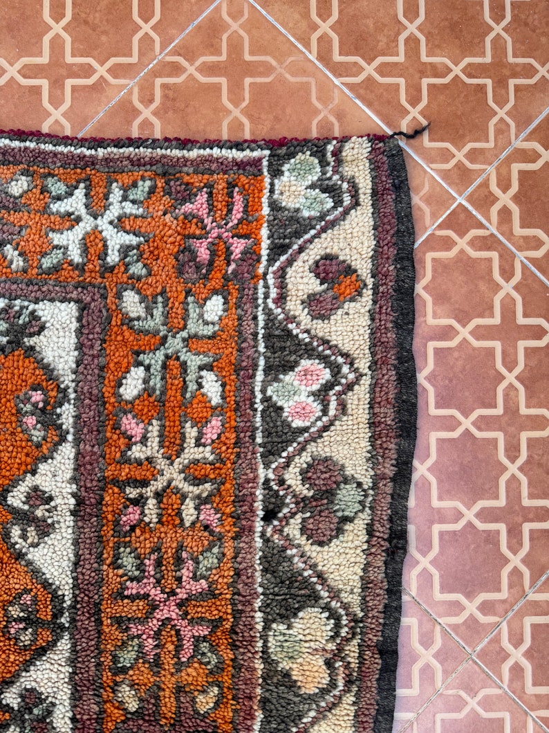 Handmade Berber rug 5.10 x 8.9 feet rug Bordered rug Moroccan Berber rug Vintage Berber rug Boujaad rug Large area rug Boho rug image 9