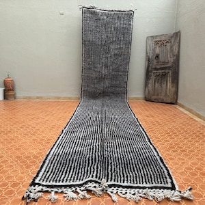 Alfombra abstracta contemporánea - Alfombra Beniourain - Alfombra marroquí bereber - Alfombra de área grande - Alfombra a rayas - Alfombra negra blanca - Alfombra anudada a mano