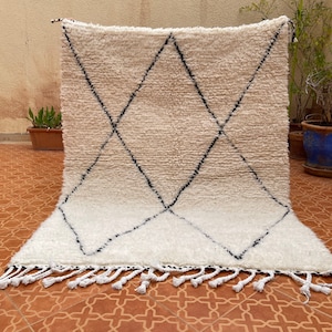 Marokkanischer Wollteppich - Weißer Schwarzer Teppich - Beniourain-Teppich - Großflächiger Teppich - Marokkanischer Berberteppich - Dekorativer Teppich - Handgefertigter Teppich - Funky-Teppich