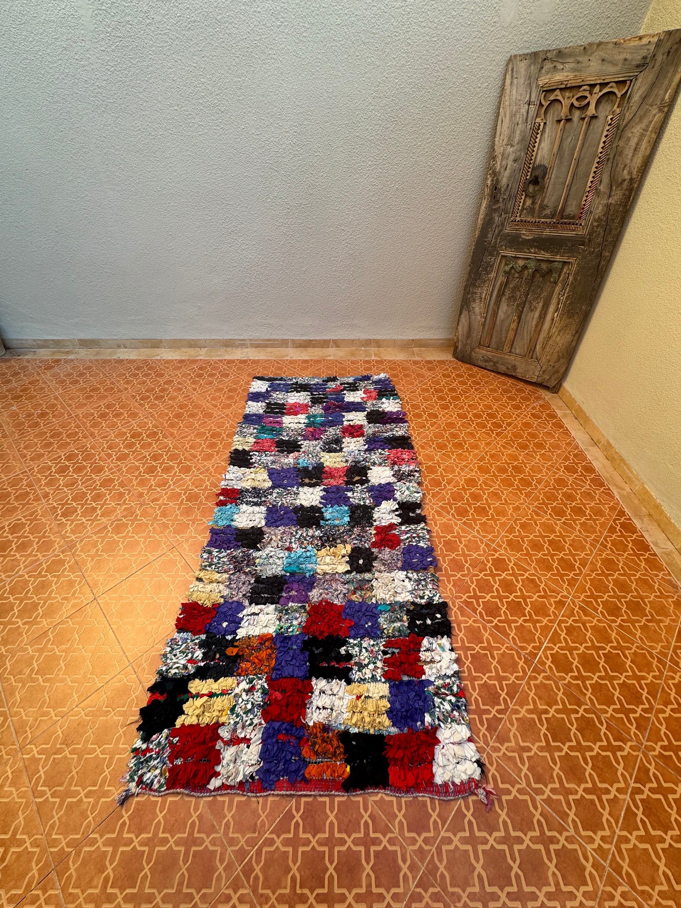 ヴィンテージ ブシュルーイットラグ：カラフルなチェック柄のモロッコ