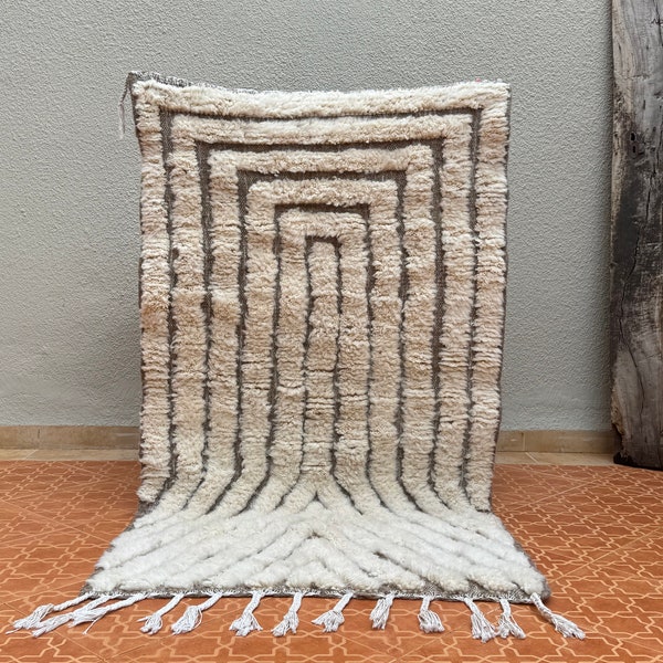 Handgemaakt Berber-tapijt - op maat gemaakt minimalistisch wit Marokkaans tapijt, groot eigentijds accent voor woondecoratie, perfect housewarming-cadeau