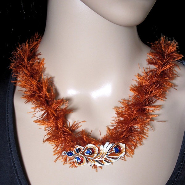 Collar *Ceramic Feather* Necklace made of twisted wool with pendant handmade