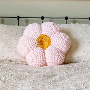 Retro Flower Pillow, Flower Decorative Pillow, Daisy Plushies, Daisy Flower Plush, Chunky Pillow