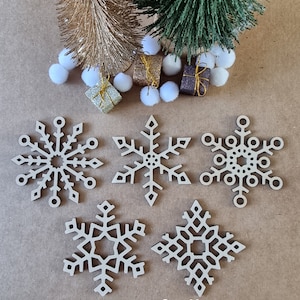 Christmas tree wooden snowflake ornaments,xmas tree wooden snowflake decorations,christmas tree decorations,wooden snowflake ornaments