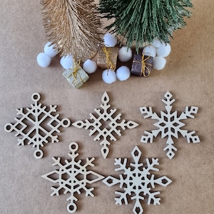 Christmas tree wooden snowflake ornaments,xmas tree wooden snowflake decorations,wooden christmas ornaments,christmas tree decorations