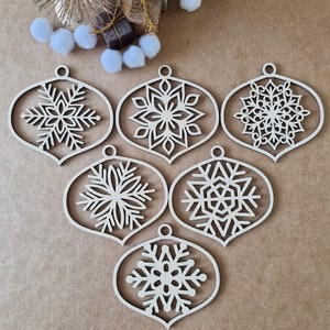 Christmas wooden ornaments,christmas baubles, wooden baubles with snowflakes, christmas decoration,xmas tree, tree decorations