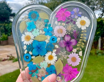 Flower resin jewellery dish