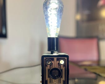 Kodak Brownie SIX-20 Camera Lamp