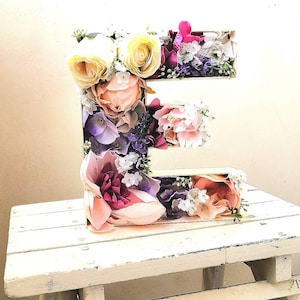 Letras com flores, presente personalizado, presente para madrinha de casamento, presente de Natal, decoração de parede para quarto e berçário, decoração de casamento