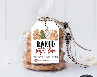 Peut inclure: Un sac transparent rempli de biscuits, attaché avec de la ficelle et une étiquette blanche. L'étiquette porte l'inscription "Baked with love" et "Merry Christmas" avec des bonhommes en pain d'épices et un sapin de Noël. Le texte "DIY Editable Template" est en bas.