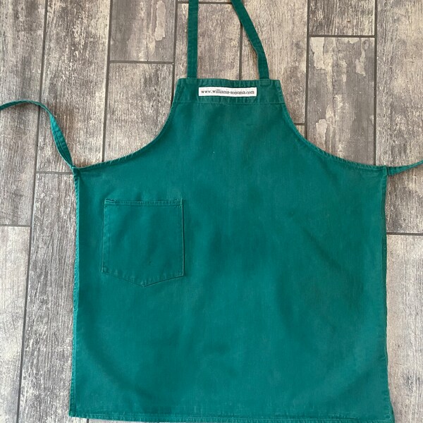 Vintage William-Sonoma heavy duty green apron, long straps and wide panel fits most, front pocket, top label, 100% cotton