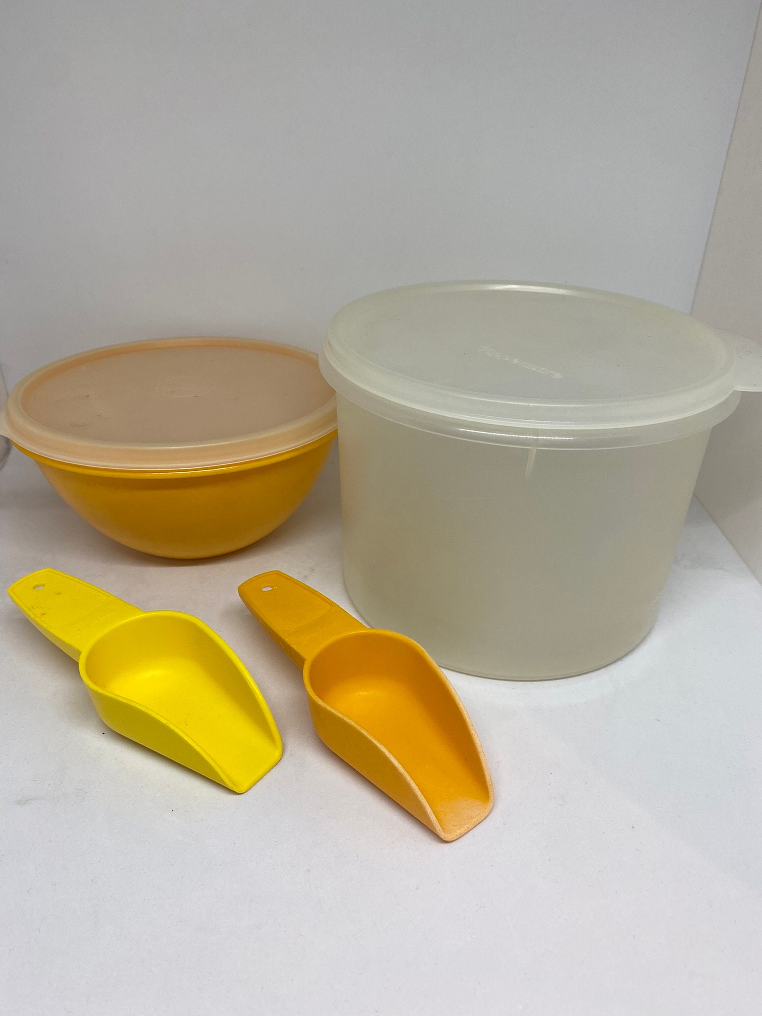  Tupperware Canister Scoops Rocker Style Scoops Set of 5  Creamsicle Orange: Home & Kitchen